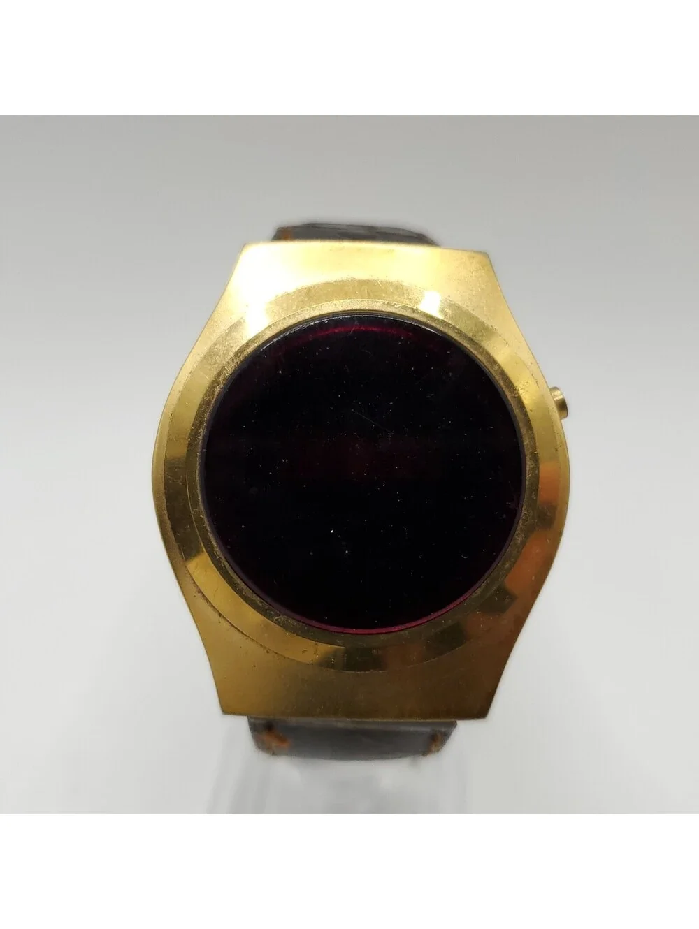 Vintage Beta Red Lcd Quartz 37mm Mens Watch For Parts Or Repair